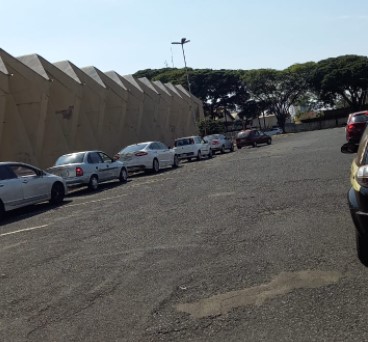 Foto 2 de 5 — Vacinação é marcada por fila e longa espera nesta segunda-feira